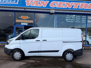 2017 Ford Transit Custom 2.0 Tdci 270 Panel Van 5dr Diesel Manual L1 H1 in White — image 3