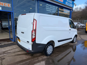 2017 Ford Transit Custom 2.0 Tdci 270 Panel Van 5dr Diesel Manual L1 H1 in White — image 6