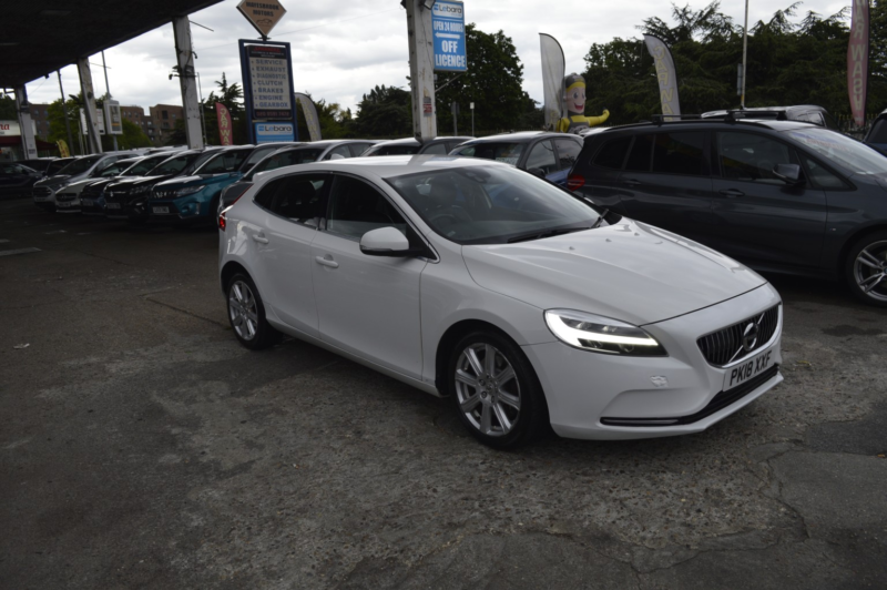 2018 Volvo V40 1.5 Inscription T3 in White — image 1