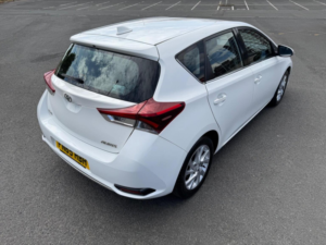 2015 Toyota Auris 1.6 D-4d Business Edition Euro 6 (s/s) 5dr in White — image 4