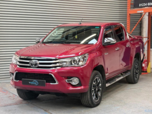 2016 Toyota Hilux 2.4 D-4d Invincible X Auto 4WD Euro 6 4dr (tss) in Red — image 4
