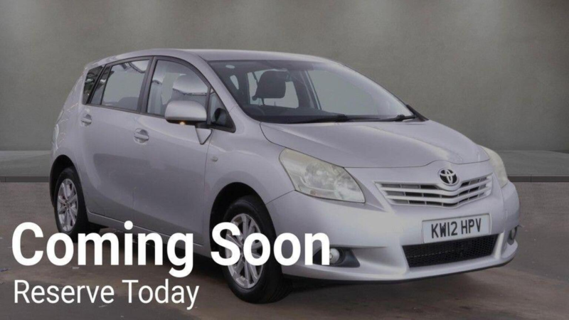 2012 Toyota Verso 1.6 V-Matic Tr Euro 5 5dr in Silver — image 1