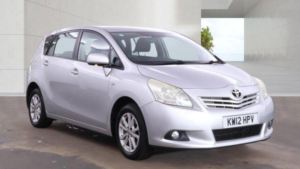 2012 Toyota Verso 1.6 V-Matic Tr Euro 5 5dr in Silver — image 2