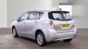 2012 Toyota Verso 1.6 V-Matic Tr Euro 5 5dr in Silver — image 4