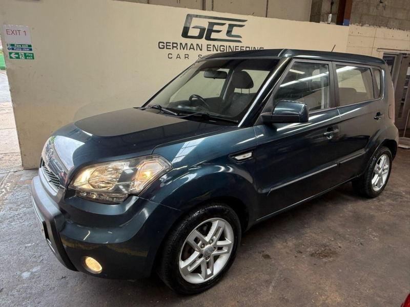2010 Kia Soul 1.6 Crdi 2 Auto Euro 4 5dr in Blue — image 1