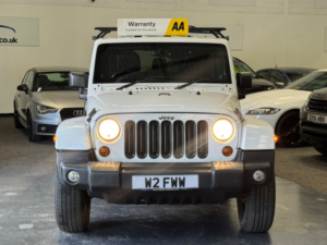 2012 Jeep Wrangler 2.8 Wrangler 4-Door Sahara 2.8 Crd Auto in White — image 3