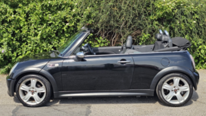 2005 MINI Convertible 1.6 Cooper S Convertible in Black — image 4