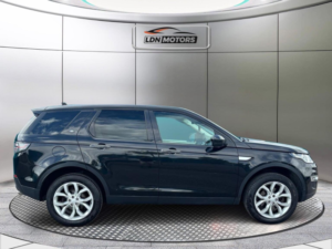 2016 Land Rover Discovery Sport 2.0 Td4 Hse Luxury Auto 4WD Euro 6 (s/s) 5dr in Black — image 5