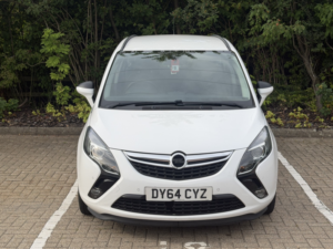 2014 Vauxhall Zafira Tourer 1.8 16v Exclusiv in White — image 5