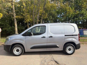 2022 Vauxhall Combo 1.5 Turbo D 2000 Dynamic L1 H1 Euro 6 5dr in Grey — image 4