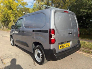 2022 Vauxhall Combo 1.5 Turbo D 2000 Dynamic L1 H1 Euro 6 5dr in Grey — image 5