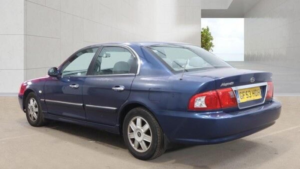 2003 Kia Magentis 2.5 V6 Se 4dr in Blue — image 5