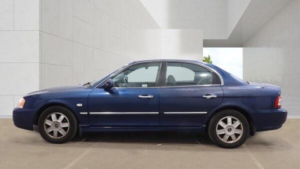 2003 Kia Magentis 2.5 V6 Se 4dr in Blue — image 6