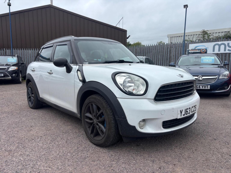 2013 MINI Countryman 1.6 Cooper D Euro 5 (s/s) 5dr in White — image 1