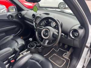 2013 MINI Countryman 1.6 Cooper D Euro 5 (s/s) 5dr in White — image 3