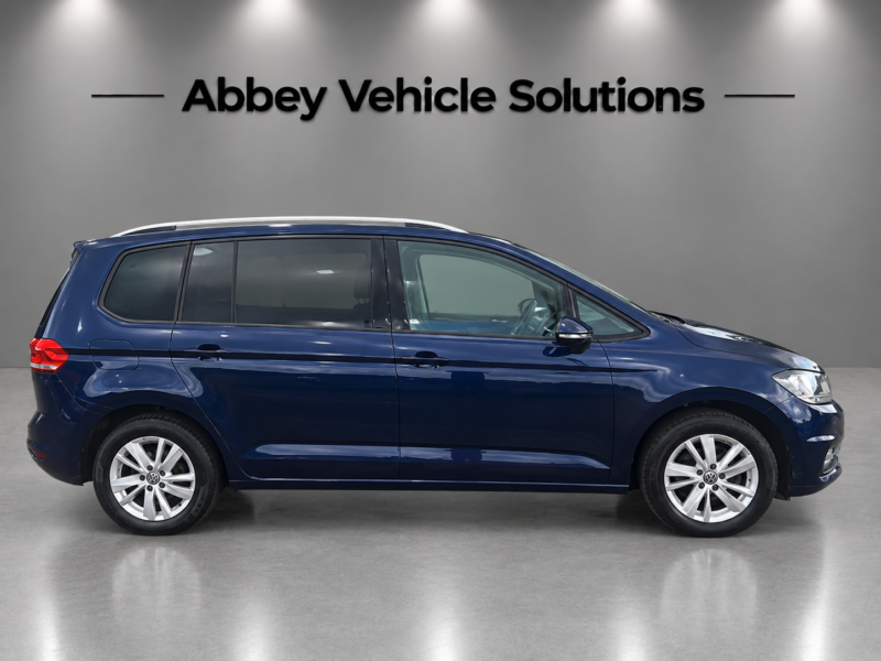 2020 Volkswagen Touran 1.5 Tsi Evo Se MPV 5dr Petrol DSG Euro 6 (s/s) (150 Ps) in Blue — image 1