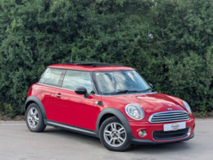 2012 MINI Hatch One 1.6 Full History 1 Elderly Owner 26k Panoramic Electric Sunroof in Red — image 5