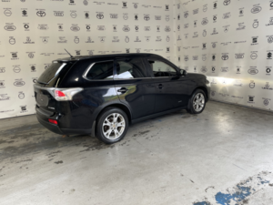 2013 Mitsubishi Outlander 2.2 Di-D Gx4 in Black — image 3
