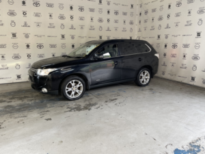 2013 Mitsubishi Outlander 2.2 Di-D Gx4 in Black — image 5