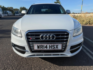 2014 Audi Sq5 3.0 Bitdi V6 Tiptronic Quattro Euro 5 (s/s) 5dr in White — image 2
