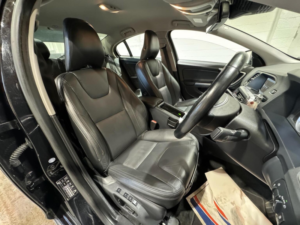 2013 Volvo S60 1.6 T4 R-Design Lux Nav Powershift Euro 5 4dr in Blue — image 3