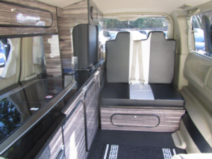2003 Nissan Elgrand - in Silver — image 2