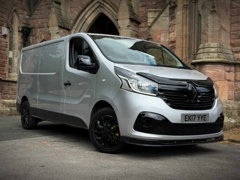 2017 Renault Trafic 1.6 Ll29 Dci 120 Business+ Euro 6 in Silver — image 1
