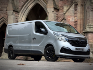 2017 Renault Trafic 1.6 Ll29 Dci 120 Business+ Euro 6 in Silver — image 2
