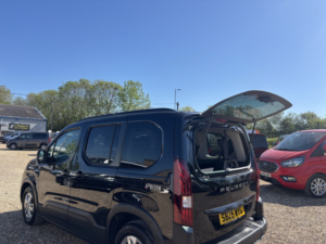 2025 Peugeot Rifter Wheelchair Accessible Vehicle Wav 1.5 Bluehdi Allure in Black — image 4