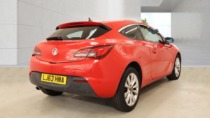 2013 Vauxhall Astra Gtc 2.0 Cdti Sri in Red — image 4