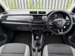 2016 Skoda Fabia 1.2 Tsi Se Euro 6 (s/s) 5dr in Black — image 3
