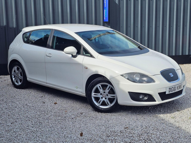 2011 SEAT Leon 1.6 Tdi Ecomotive Cr S Copa Euro 5 (s/s) 5dr in White — image 1