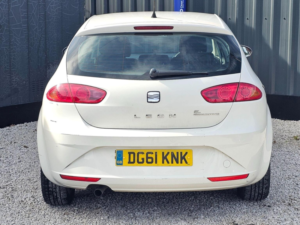2011 SEAT Leon 1.6 Tdi Ecomotive Cr S Copa Euro 5 (s/s) 5dr in White — image 4
