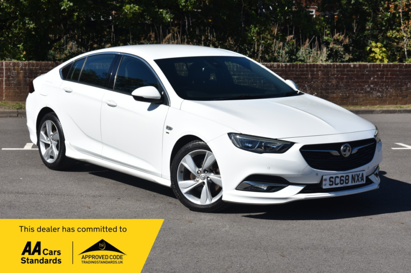 2019 Vauxhall Insignia 2.0 Turbo D Blueinjection Sri Vx Line Nav in White — image 1