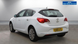 2016 Vauxhall Astra 1.6i Excite Euro 6 5dr in White — image 4