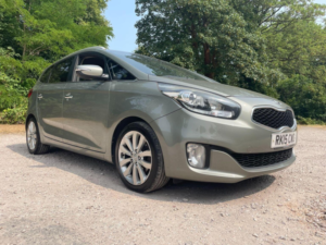2015 Kia Carens 1.7 Crdi Ecodynamics 3 Euro 5 (s/s) 5dr in Silver — image 2