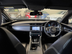 2018 Jaguar Xf 2.0 D R-Sport in White — image 2