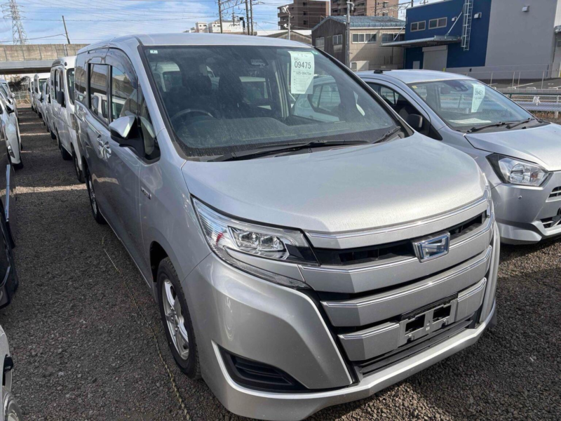 2020 Toyota Noah in Other — image 1