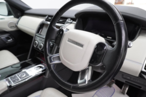 2019 Land Rover Discovery 3.0 Sd V6 Hse Luxury Auto 4WD Euro 6 (s/s) 5dr in Blue — image 4