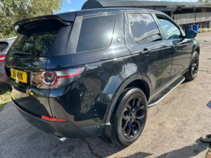 2015 Land Rover Discovery Sport 2.0 Td4 Hse in Black — image 3