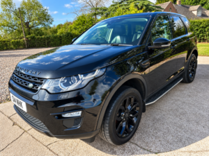 2015 Land Rover Discovery Sport 2.0 Td4 Hse in Black — image 4