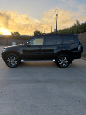 2016 Mitsubishi Shogun 3.2 Di-Dc Sg3 SUV 5dr Diesel Auto 4WD Euro 6 Lwb (187 Ps) in Black — image 2