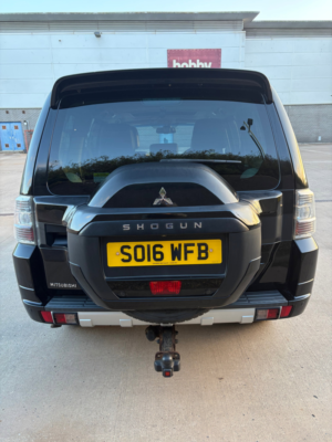 2016 Mitsubishi Shogun 3.2 Di-Dc Sg3 SUV 5dr Diesel Auto 4WD Euro 6 Lwb (187 Ps) in Black — image 4