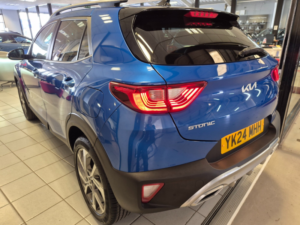 2024 Kia Stonic 1.0 T-Gdi Mhev Gt-Line S SUV 5dr Petrol Hybrid Manual Euro 6 (s/s) (98 Bhp) in Blue — image 2