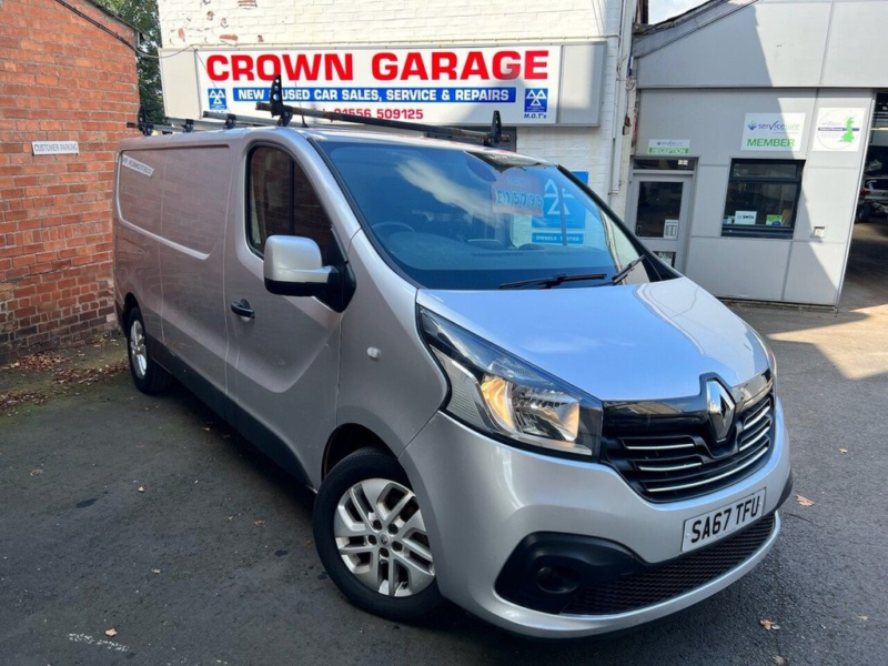 2017 Renault Trafic 1.6 Ll29 Energy Dci 125 Sport Nav Euro 6 in Silver — image 1