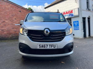 2017 Renault Trafic 1.6 Ll29 Energy Dci 125 Sport Nav Euro 6 in Silver — image 2