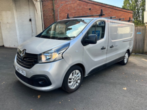 2017 Renault Trafic 1.6 Ll29 Energy Dci 125 Sport Nav Euro 6 in Silver — image 3