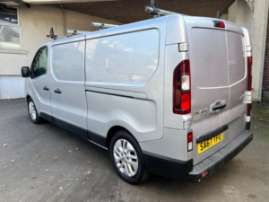 2017 Renault Trafic 1.6 Ll29 Energy Dci 125 Sport Nav Euro 6 in Silver — image 5