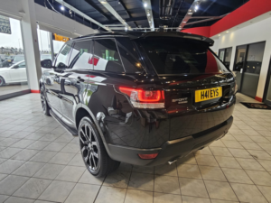 2017 Land Rover Range Rover Sport 3.0 Sd V6 Hse in Black — image 5