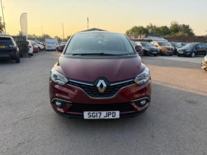 2017 Renault Scenic 1.6 Dci Dynamique S Nav Edc Euro 6 (s/s) 5dr in Red — image 2